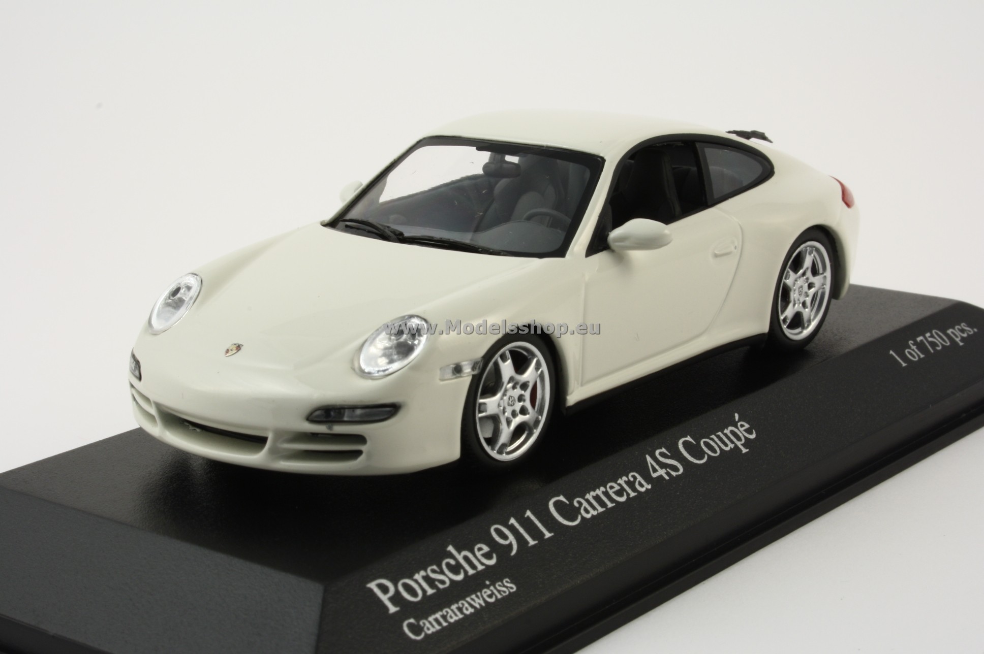 Minichamps 400065322 PORSCHE 911 CARRERA 4S COUPE - 2005 - WHITE