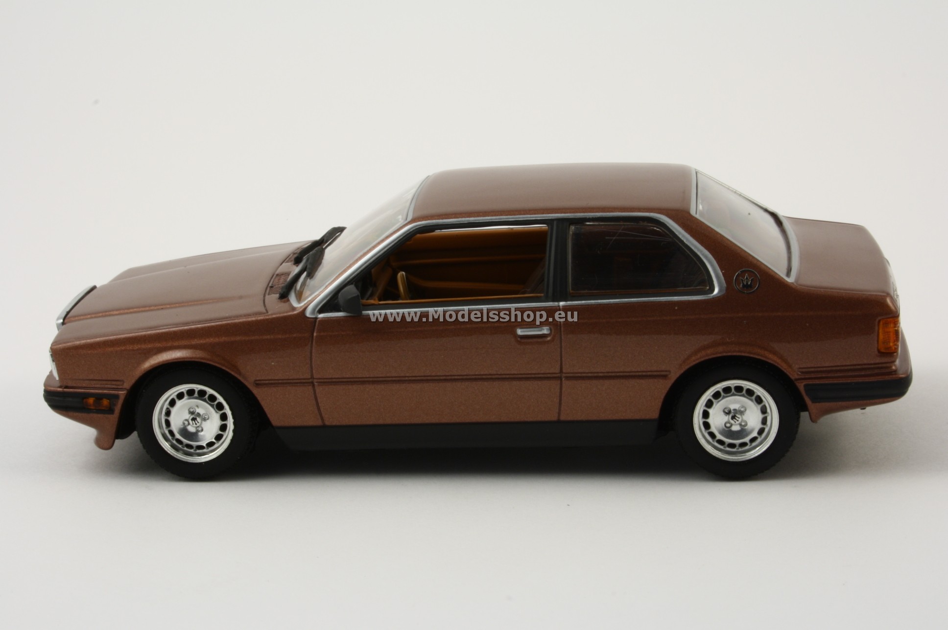Minichamps 400123500 MASERATI BITURBO - 1982 - COPPER METALLIC