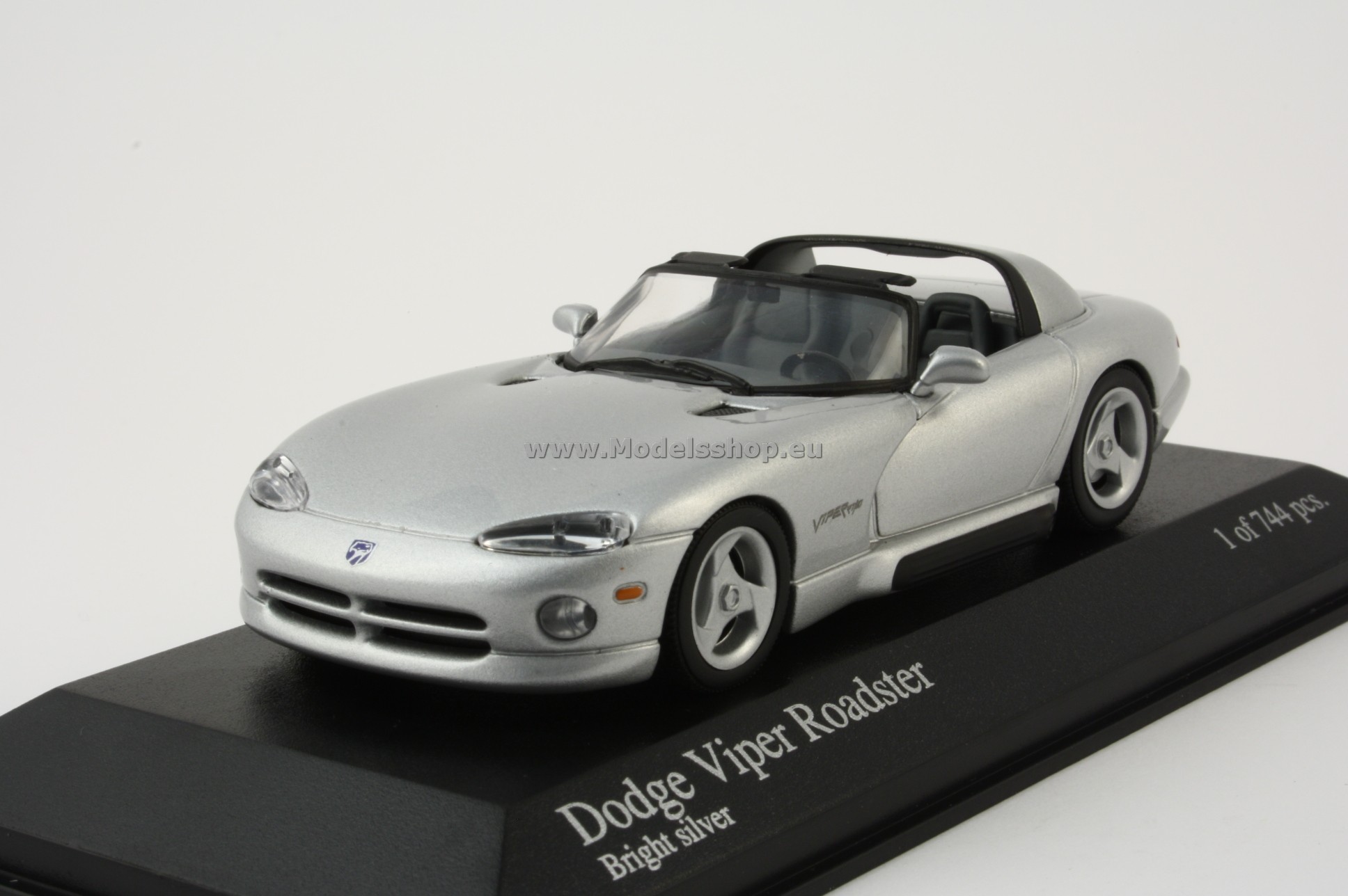 Minichamps 430144034 DODGE VIPER CABRIOLET - 1993 - SILVER