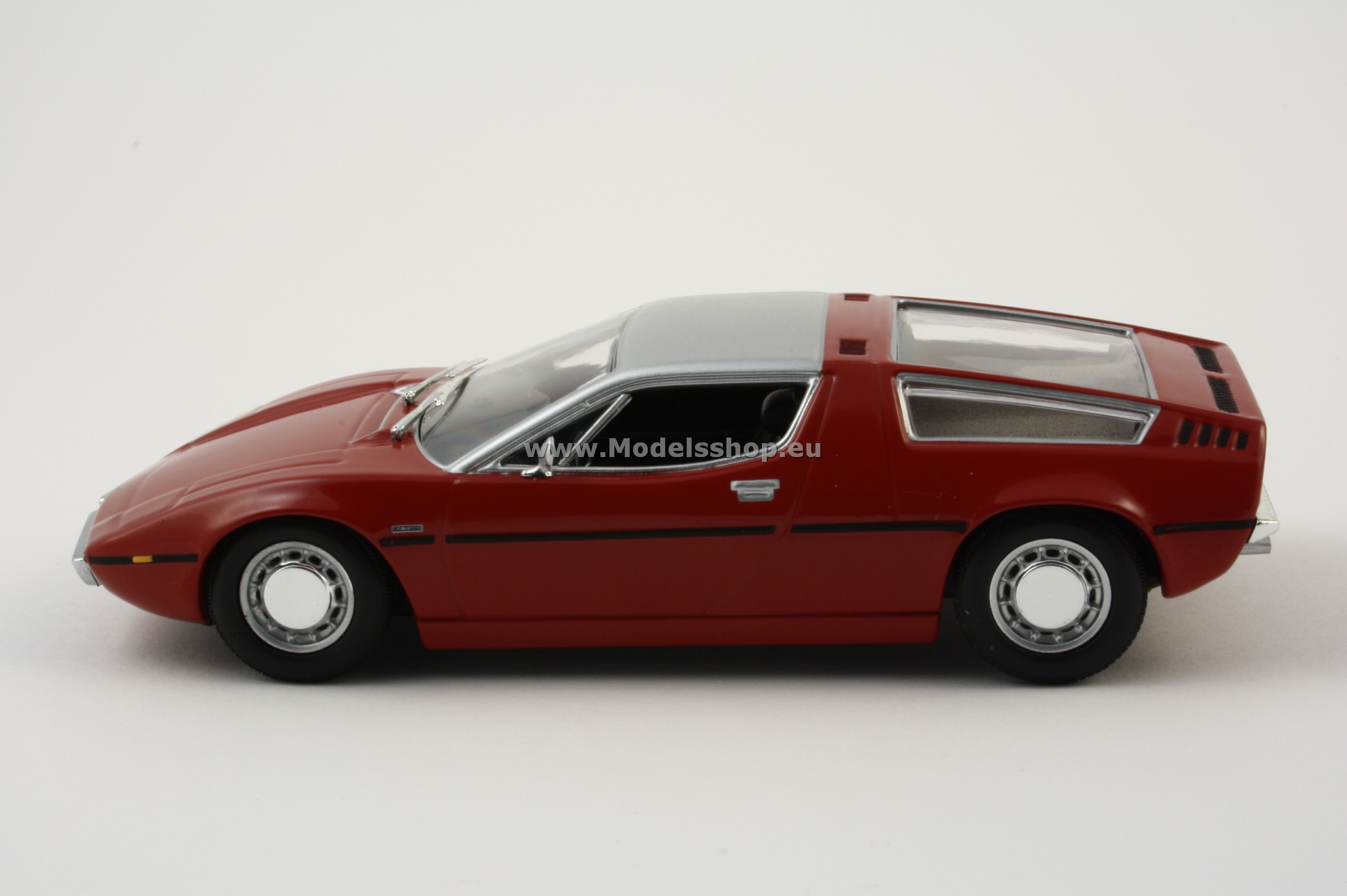 ミニチャンプス 400123404 1/43 マセラティ ボーラ 1972