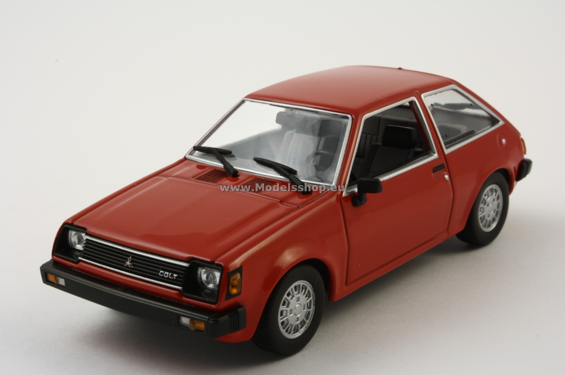Minichamps 400163501 MITSUBISHI COLT - 1978 - RED