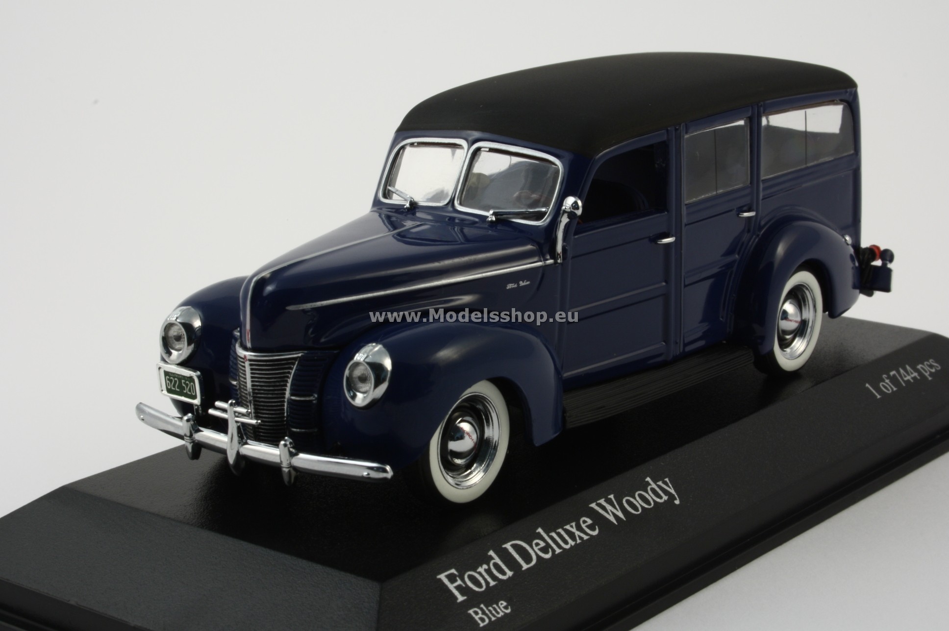 Minichamps 400082112 FORD V8 DE LUXE WOODY STATION WAGON - 1940 - BLUE