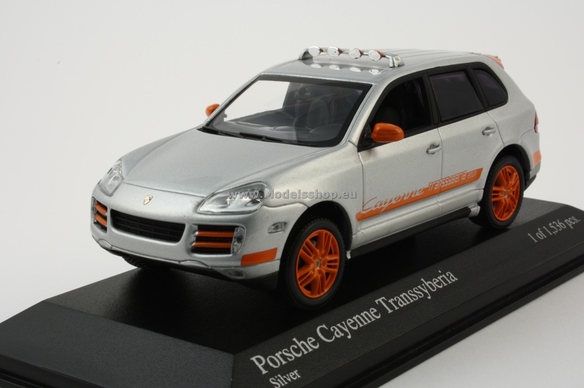 Minichamps 400066290 PORSCHE CAYENNE - 2007 - SILVER - 'TRANSSYBERIA'