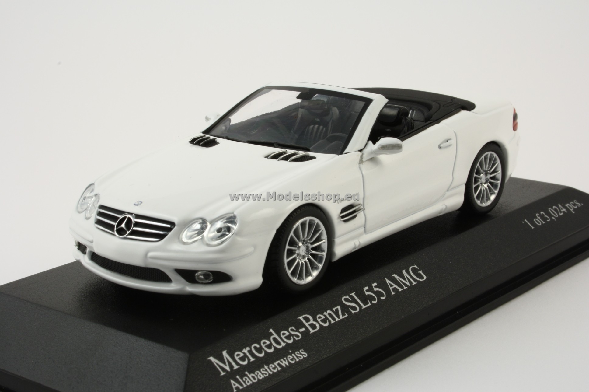 Minichamps 400036170 MERCEDES-BENZ SL-55 AMG (R270) - 2006 - WHITE