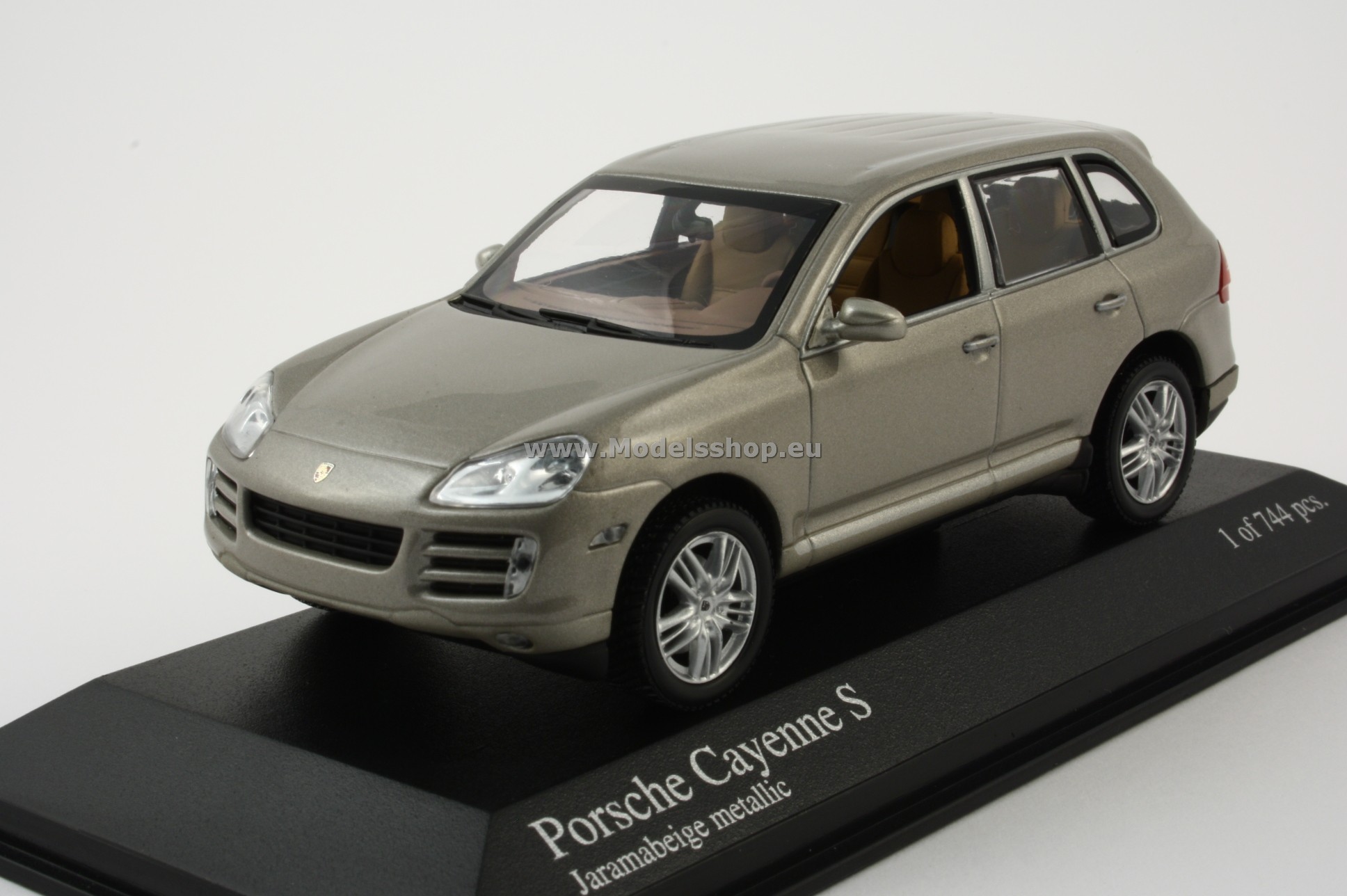 Minichamps 400066200 PORSCHE CAYENNE S - 2006 - BEIGE METALLIC