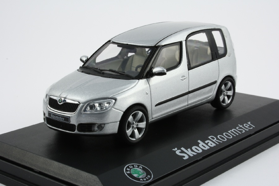 Skoda Roomster /brilliant silver metallic/