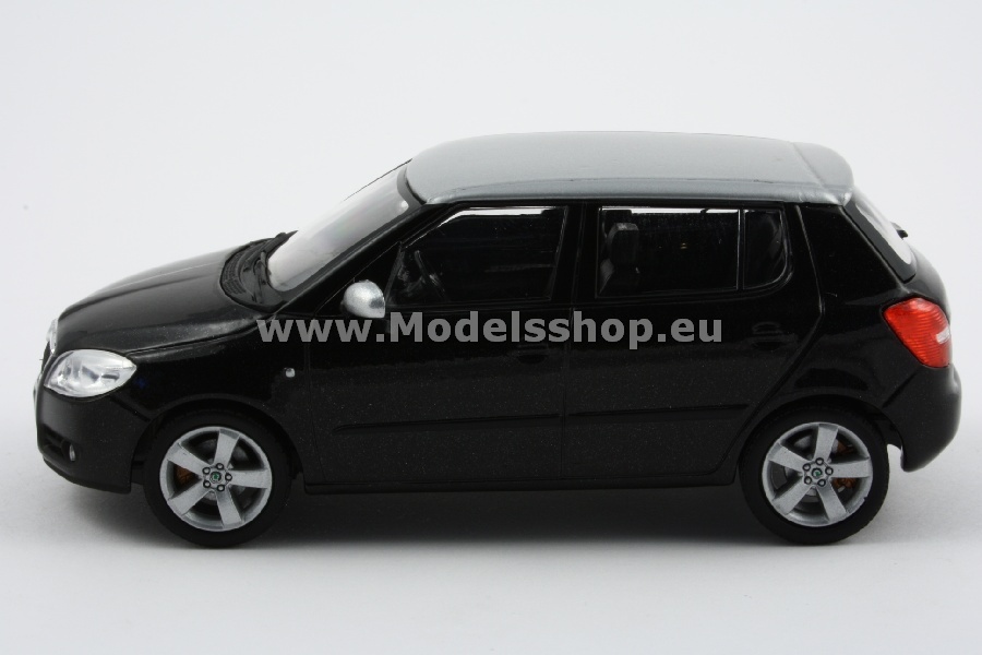 Škoda Fabia ② ミニカーセット 1/72 Skoda Fabia II orangemet. diecast model car Abrex 1/43