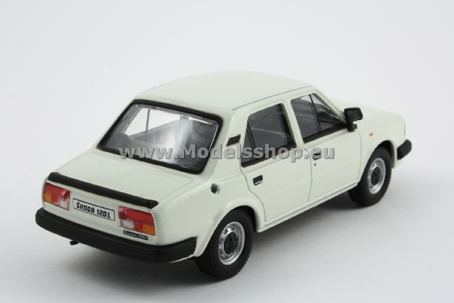 Skoda 120L /ice white/