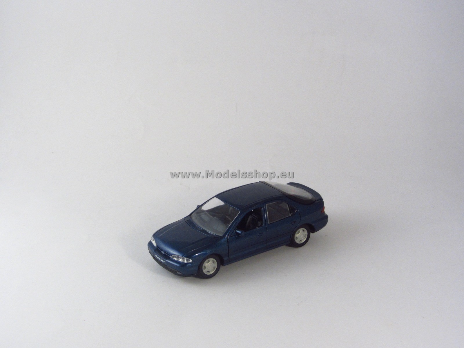 Ford Mondeo HB 1993 /Blue metallic/