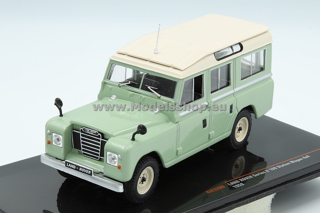 Land Rover series II 109 Station Wagon, 1958 /light green/