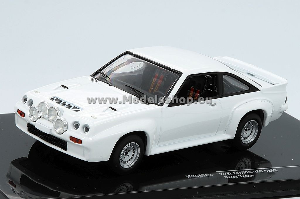 Opel Manta 400, 1986 white Plain Body Version, including 4 spare wheels /white/ white Plain Body Version, including 4 spare whieels