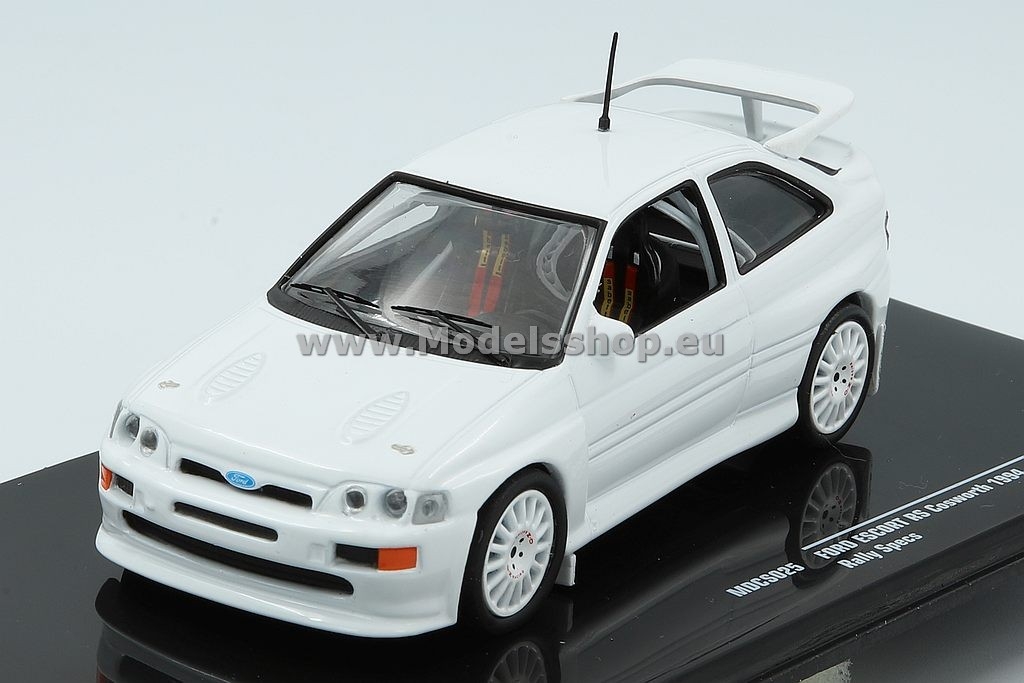 Ford Escort RS Cosworth, 1994, white Plain Body Version, including 4 spare whieels and Extra headlight /white/