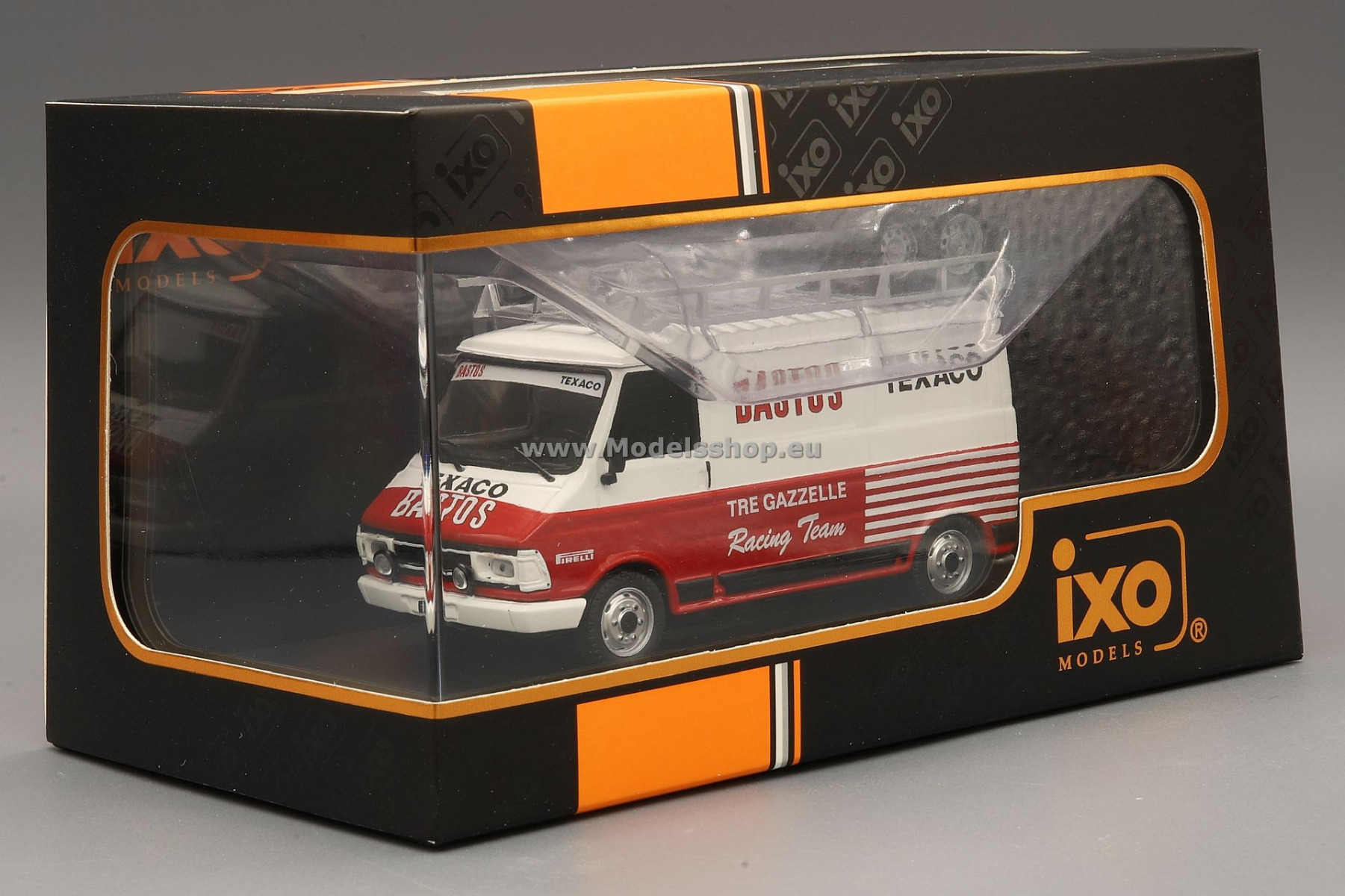 IXO RAC292X Fiat 242 rally assistance van with roof rack, 