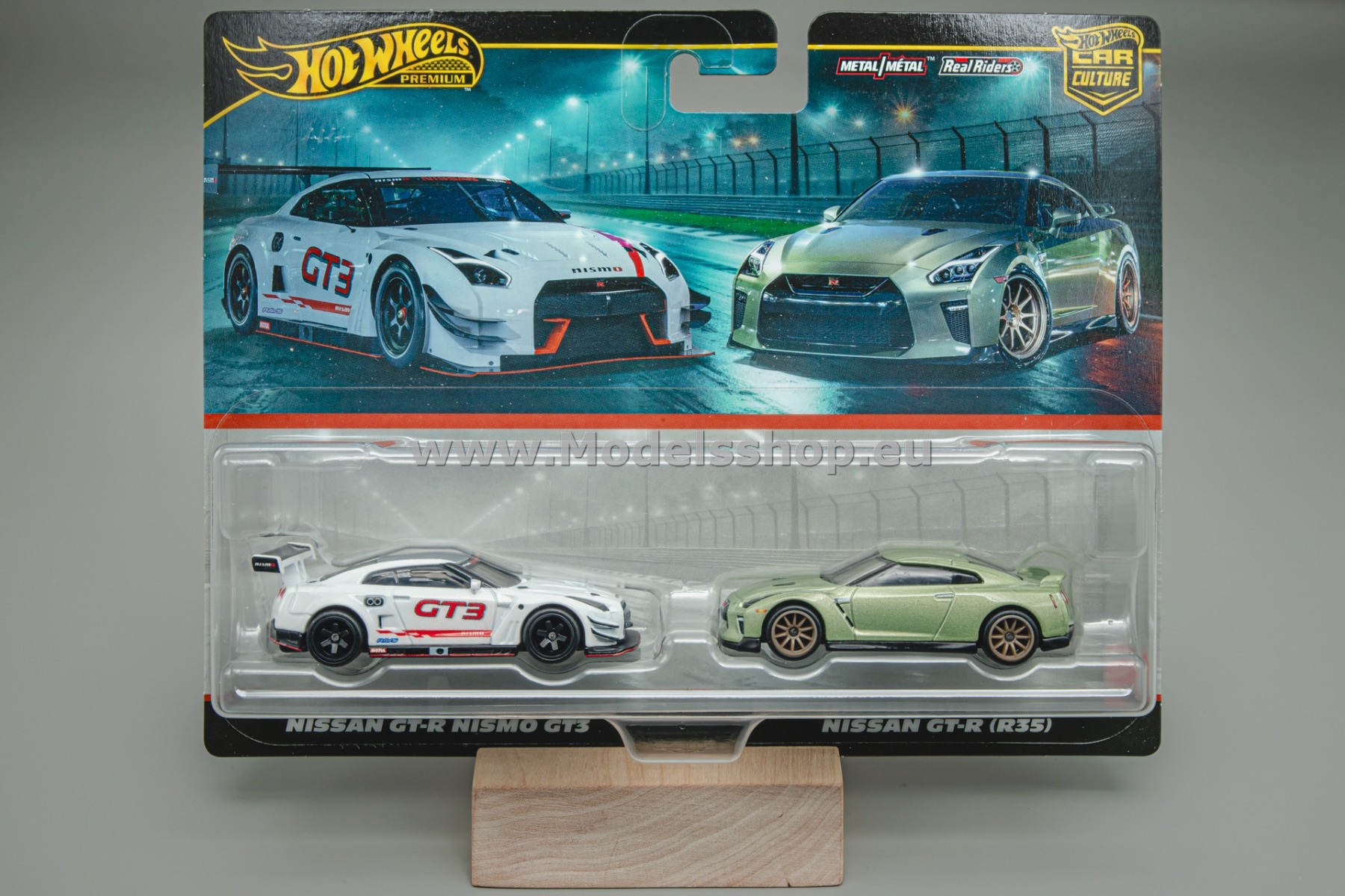 Nissan GT-R NISMO GT3 & Nissan GT-R (R35) 2-pack Hot Wheels Premium