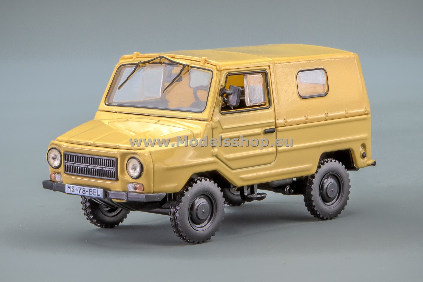 lcLUAZ LUAZ969M *Legendary Cars* /sand/