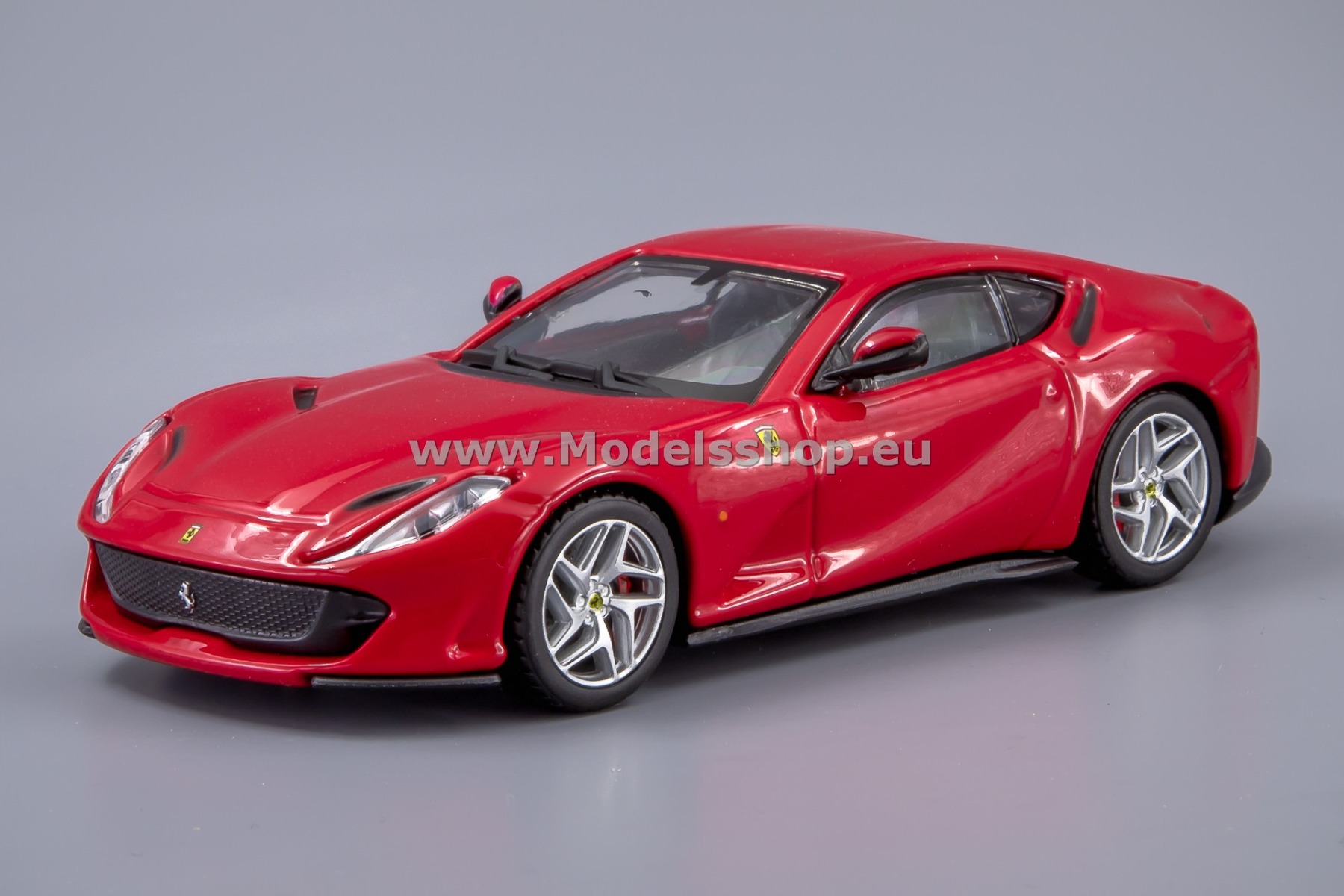 SC812 2017 Ferrari 812 Superfast /red/