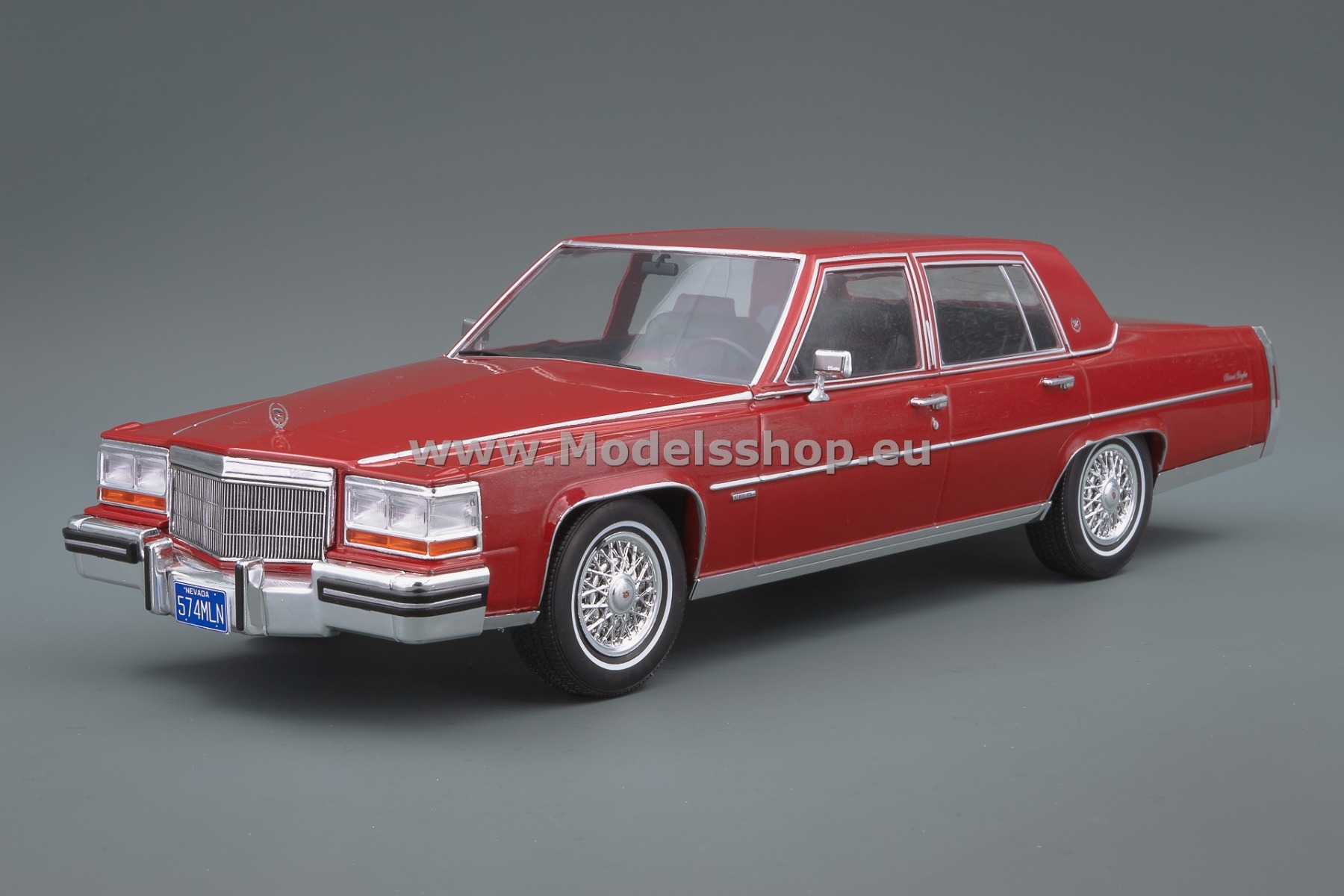 MCG18251 Cadillac Fleetwood Brougham, 1982 /dark red/