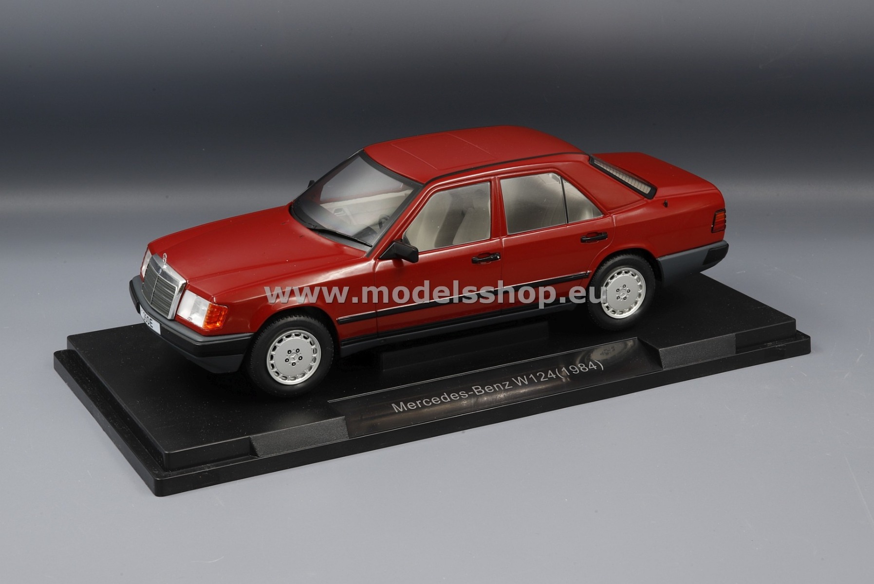1/18 Mercedes 200 D W124 metalic light green 1984 MCG Y41 | eBay