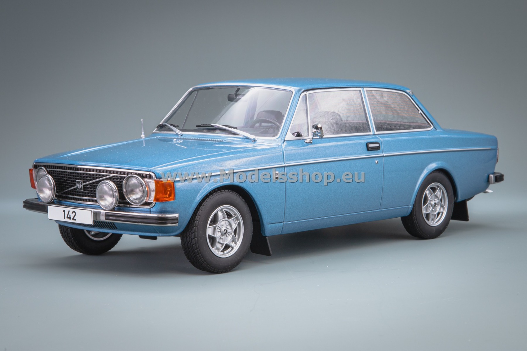 MCG18444 Volvo 142, 1973 /blue/