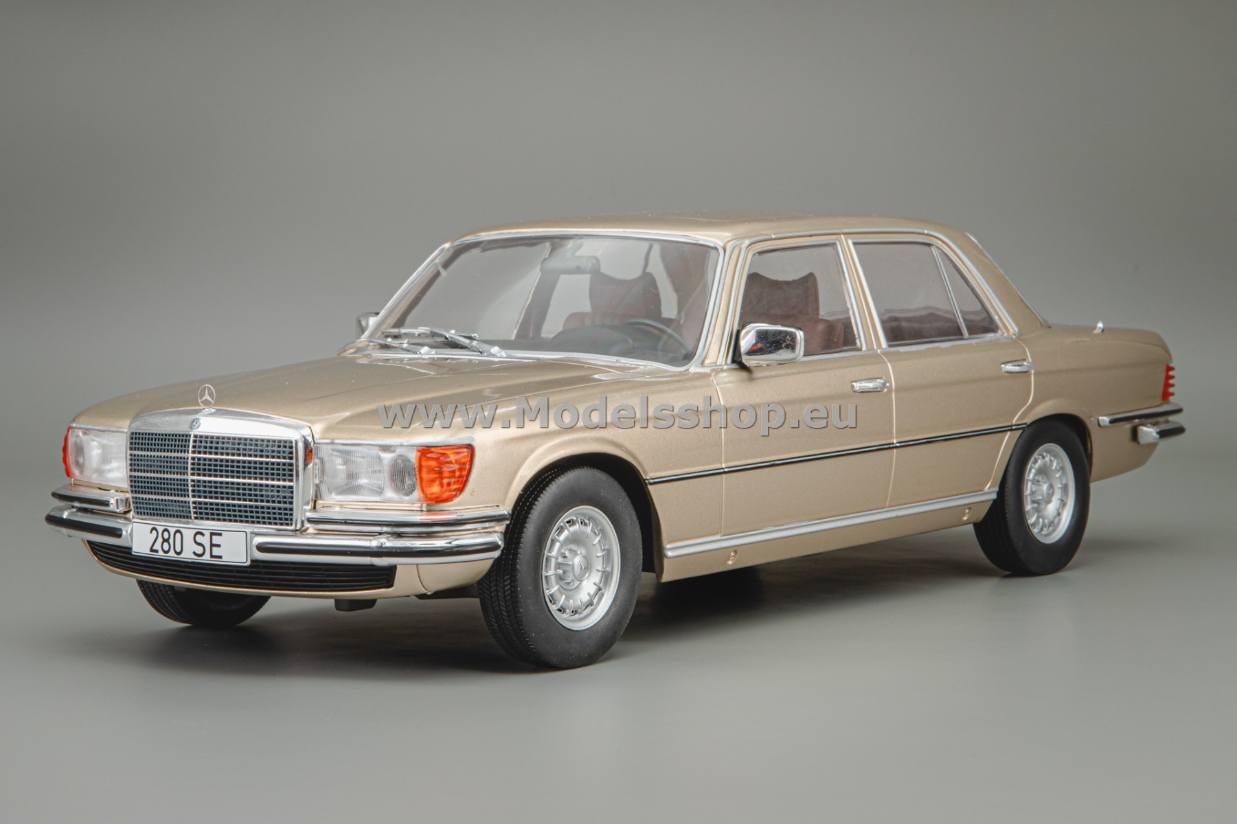 MCG18550 Mercedes-Benz S-Klasse (W116), 1972 /beige metallic/