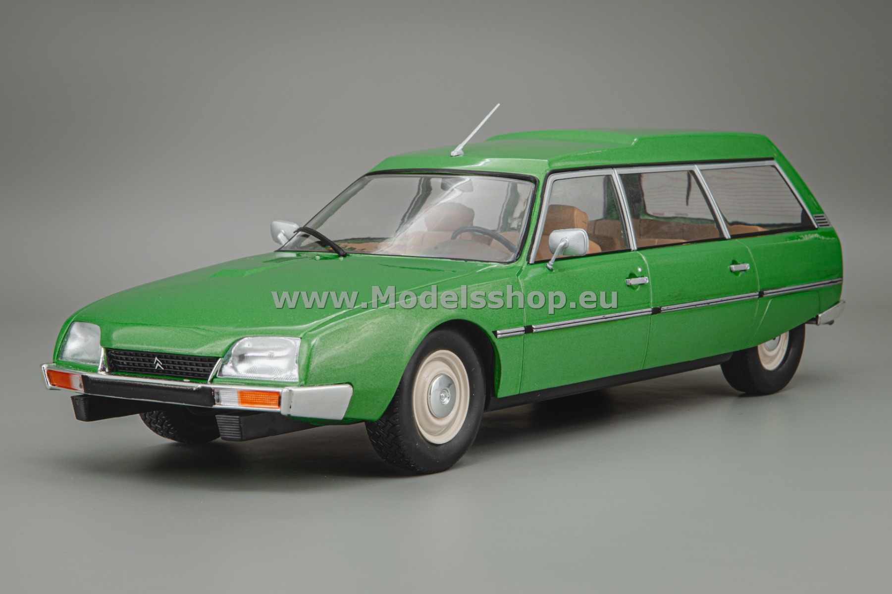 MCG18555 Citroen CX Break, 1977 /dark green metallic/