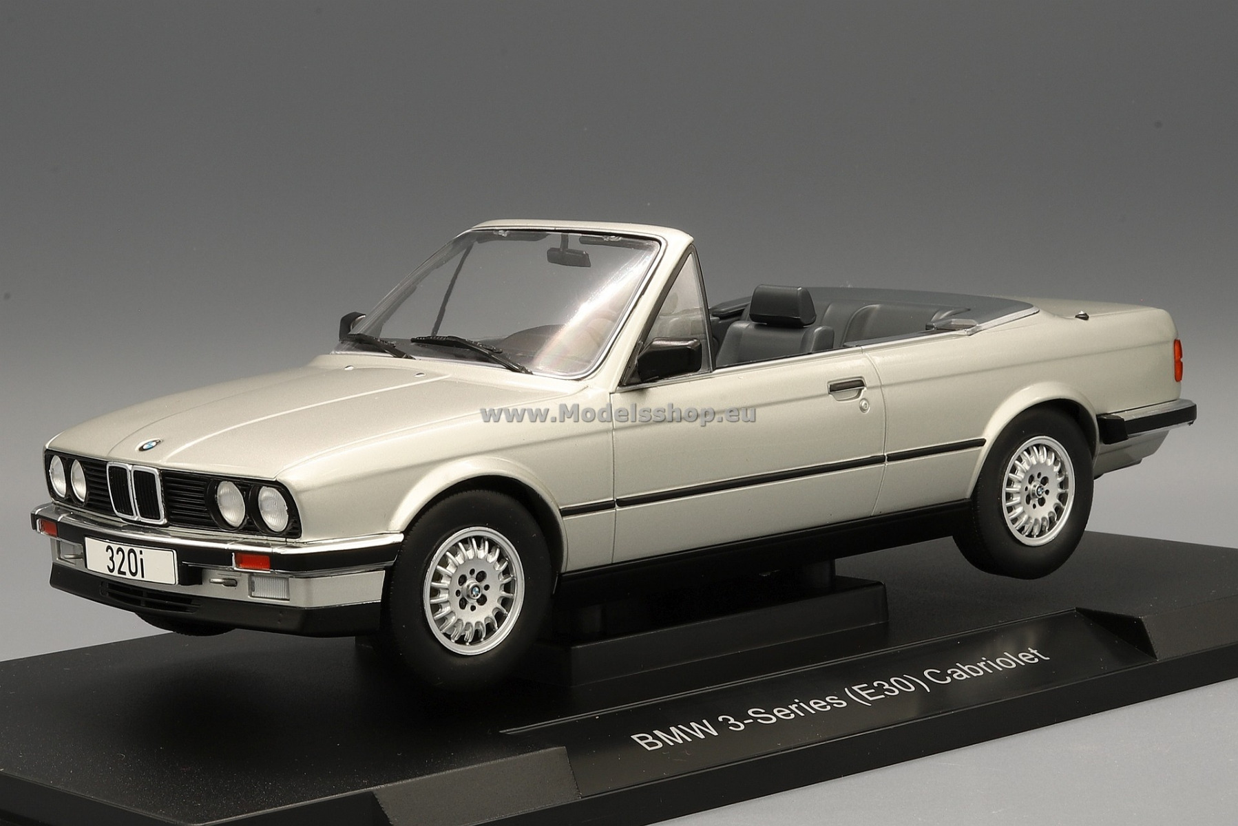 MCG 18152 BMW 320i (E30) Convertible /silver/