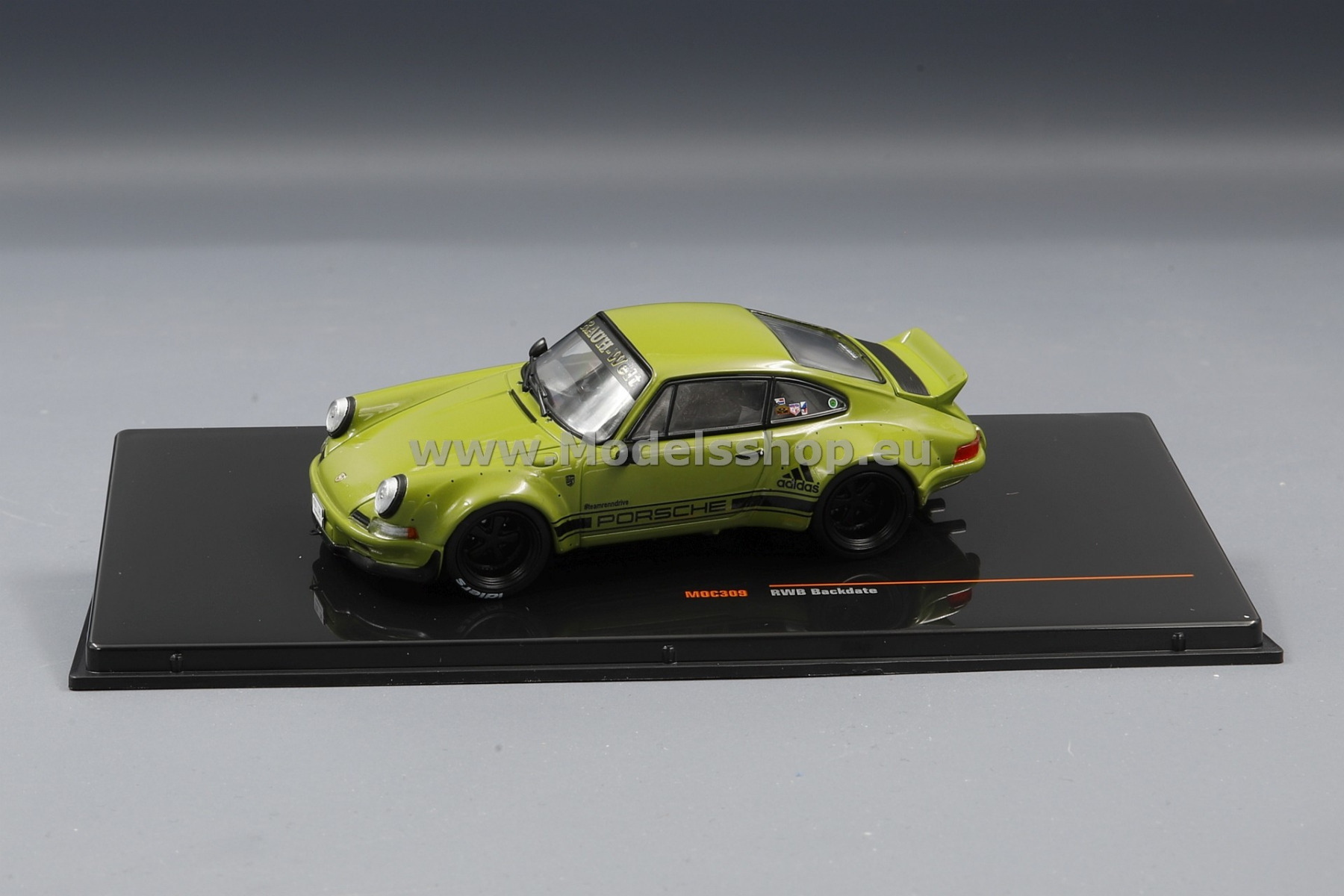 IXO MOC309 Porsche 911 RWB, RHD /olive - green/
