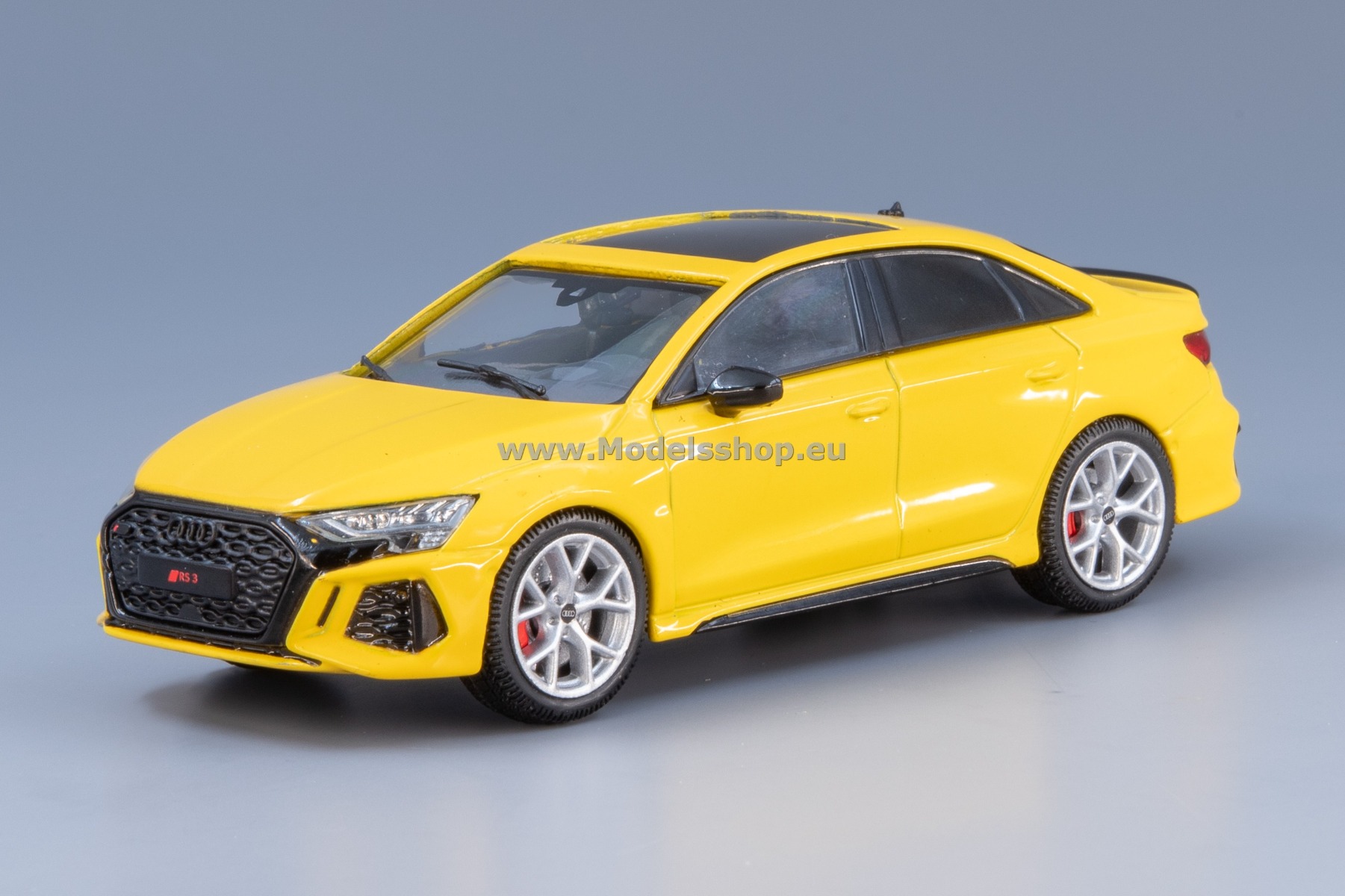 IXO MOC332.22 Audi RS3 Limousine, 2022 /yellow/