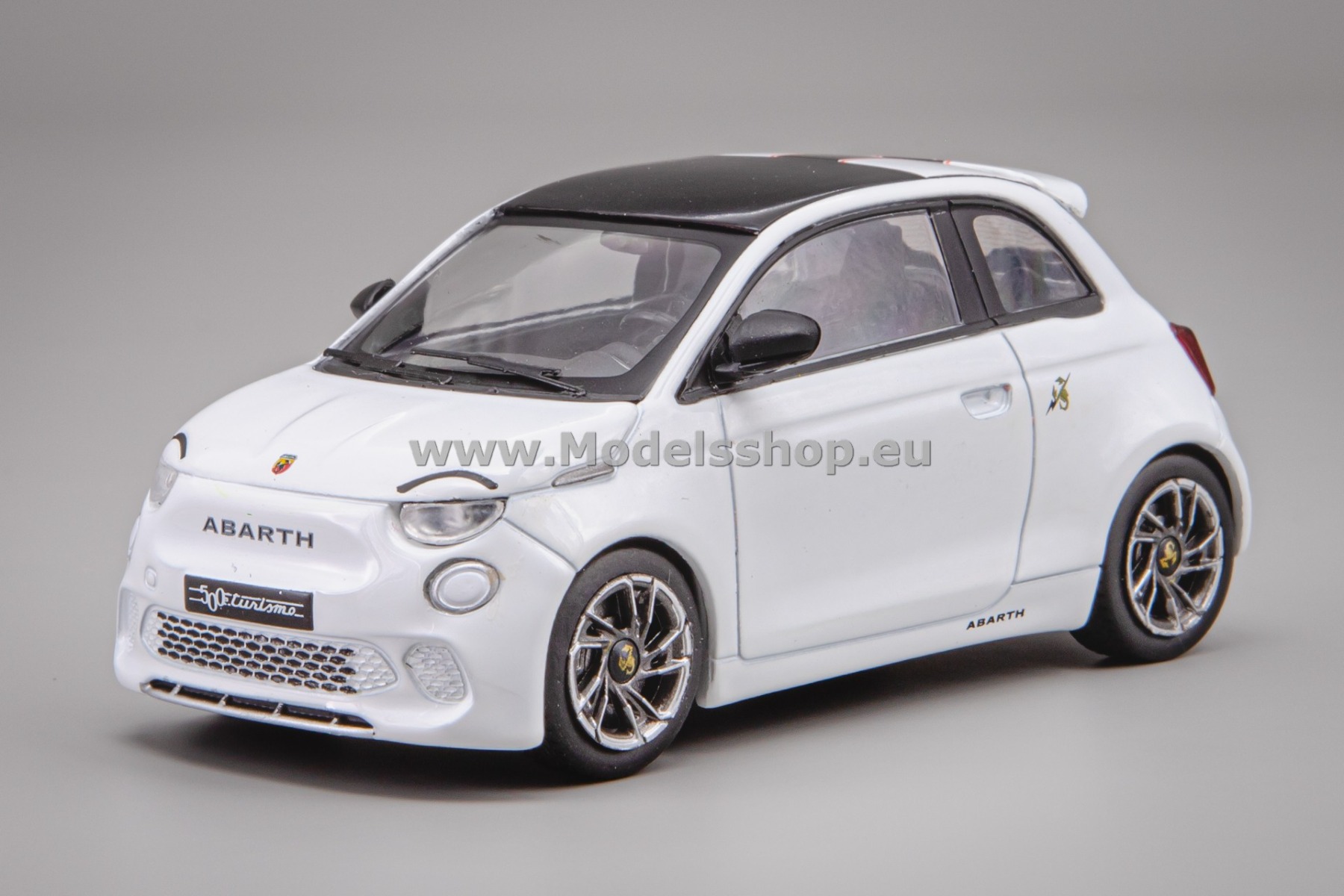 IXOMOC345.22 Fiat 500e Abarth, 2024 /white/