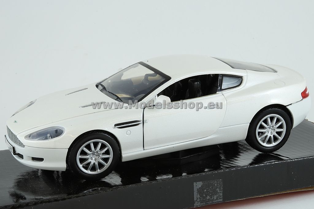 Aston Martin DB9 Coupe /metallic-white/