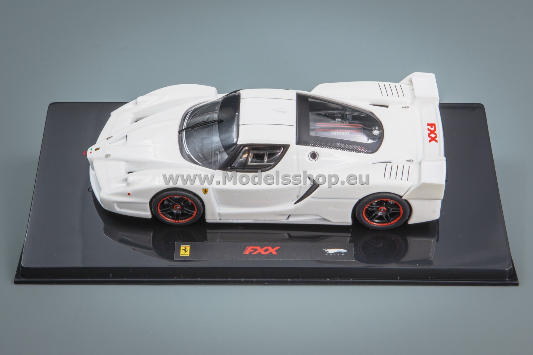 06 Ferrari FXX pearl white mica with black rims Hot Wheels Elite