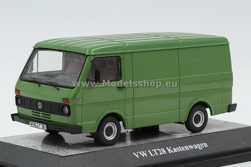 Volkswagen LT28 box van /green/