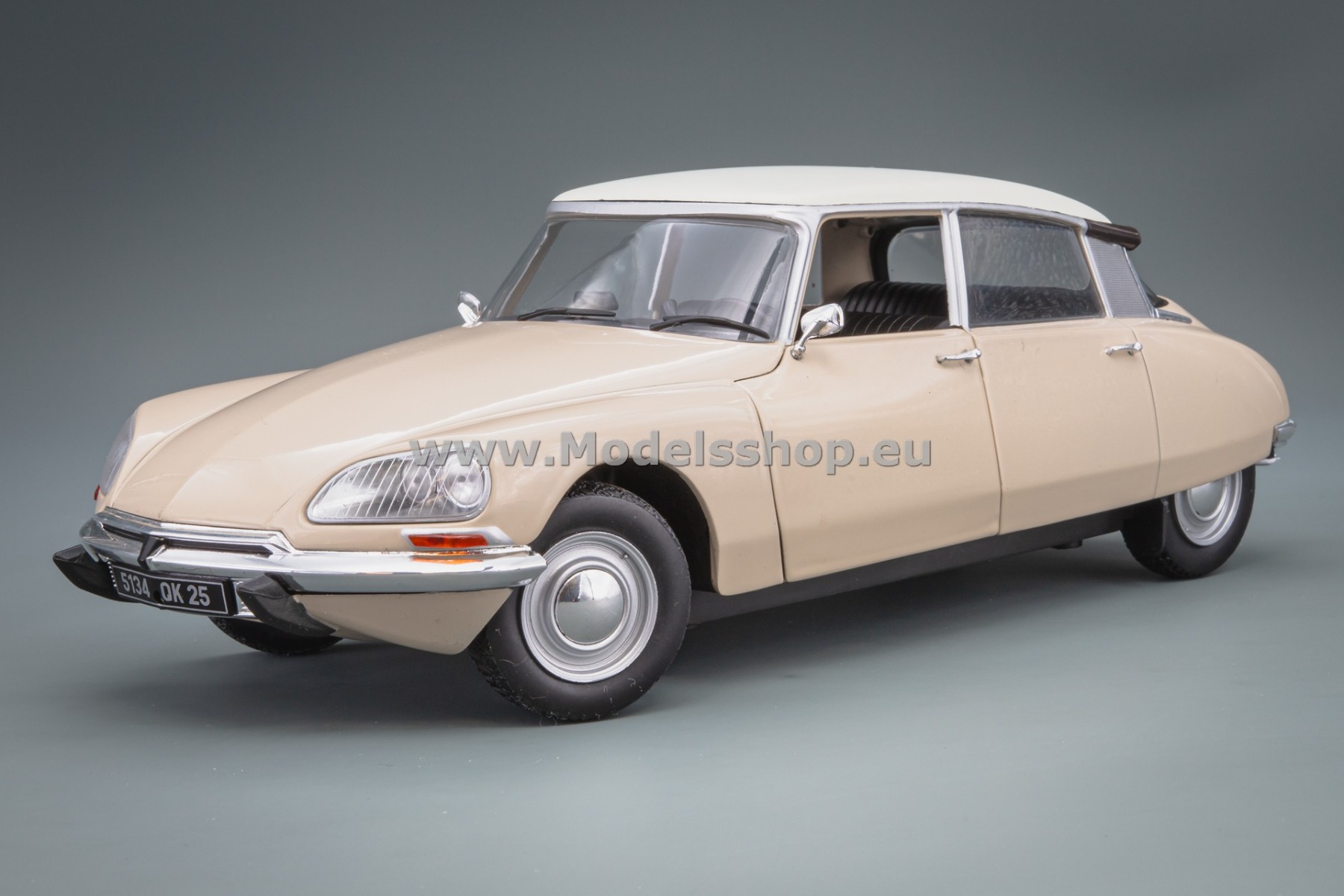 Solido S1800710 Citroën D Special, 1972 /beige/
