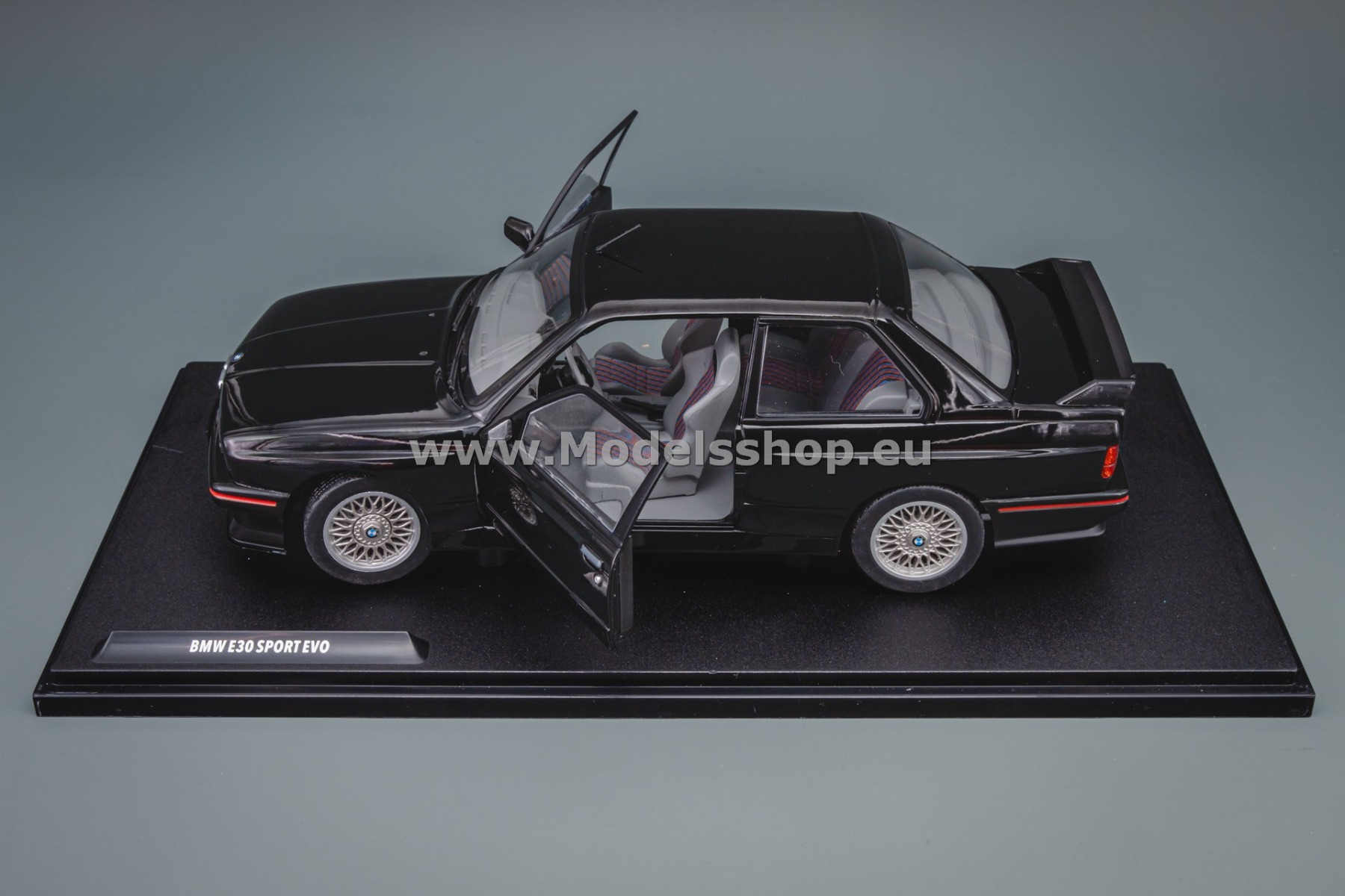Solido S1801501 BMW M3 E30 Sport Evolution, 1990 /black/
