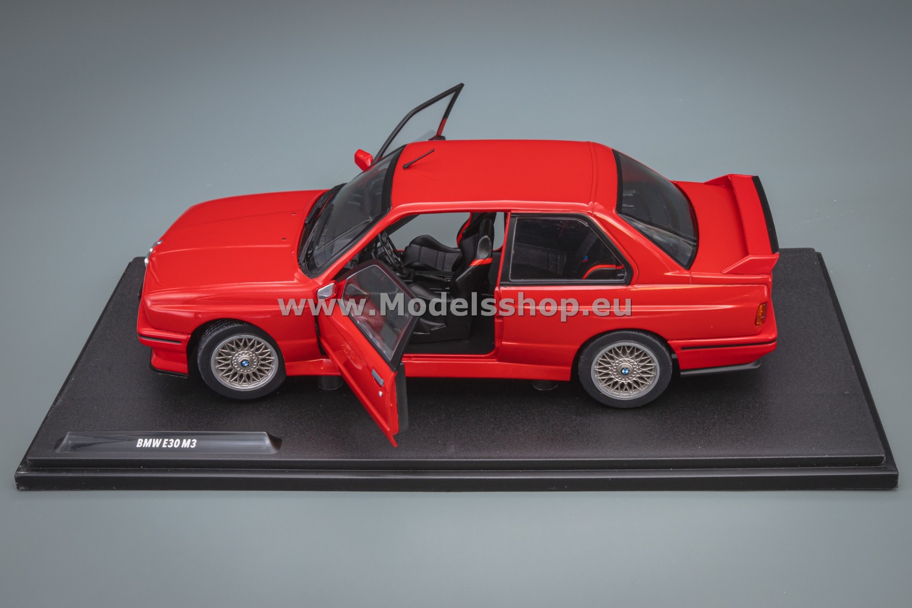 Solido S1801502 BMW M3 (E30), 1986 /red/