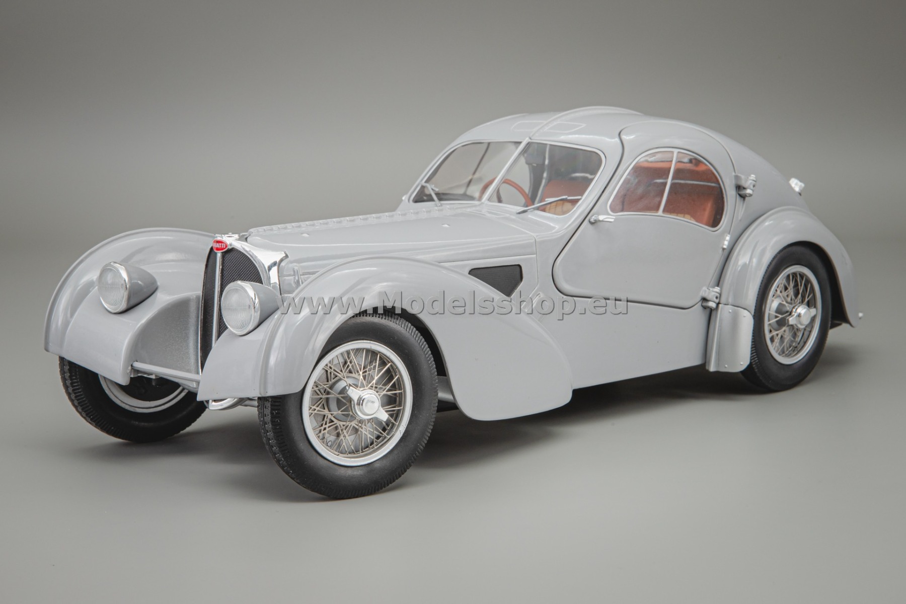 Solido S1802106 Bugatti Atlantic Type 57 SC, 1937 /matte silver/