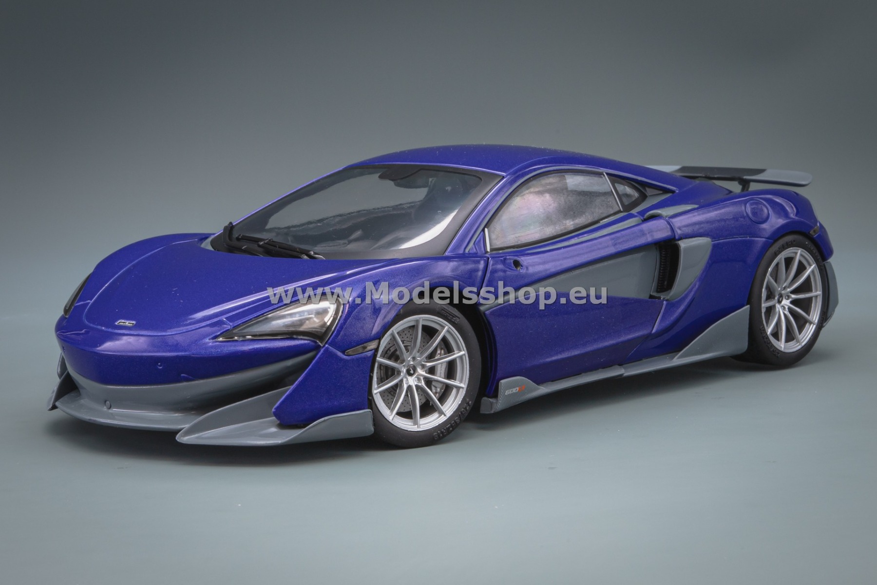 Solido S1804502 McLaren 600LT Coupe, 2018 /lantana purple metallic/