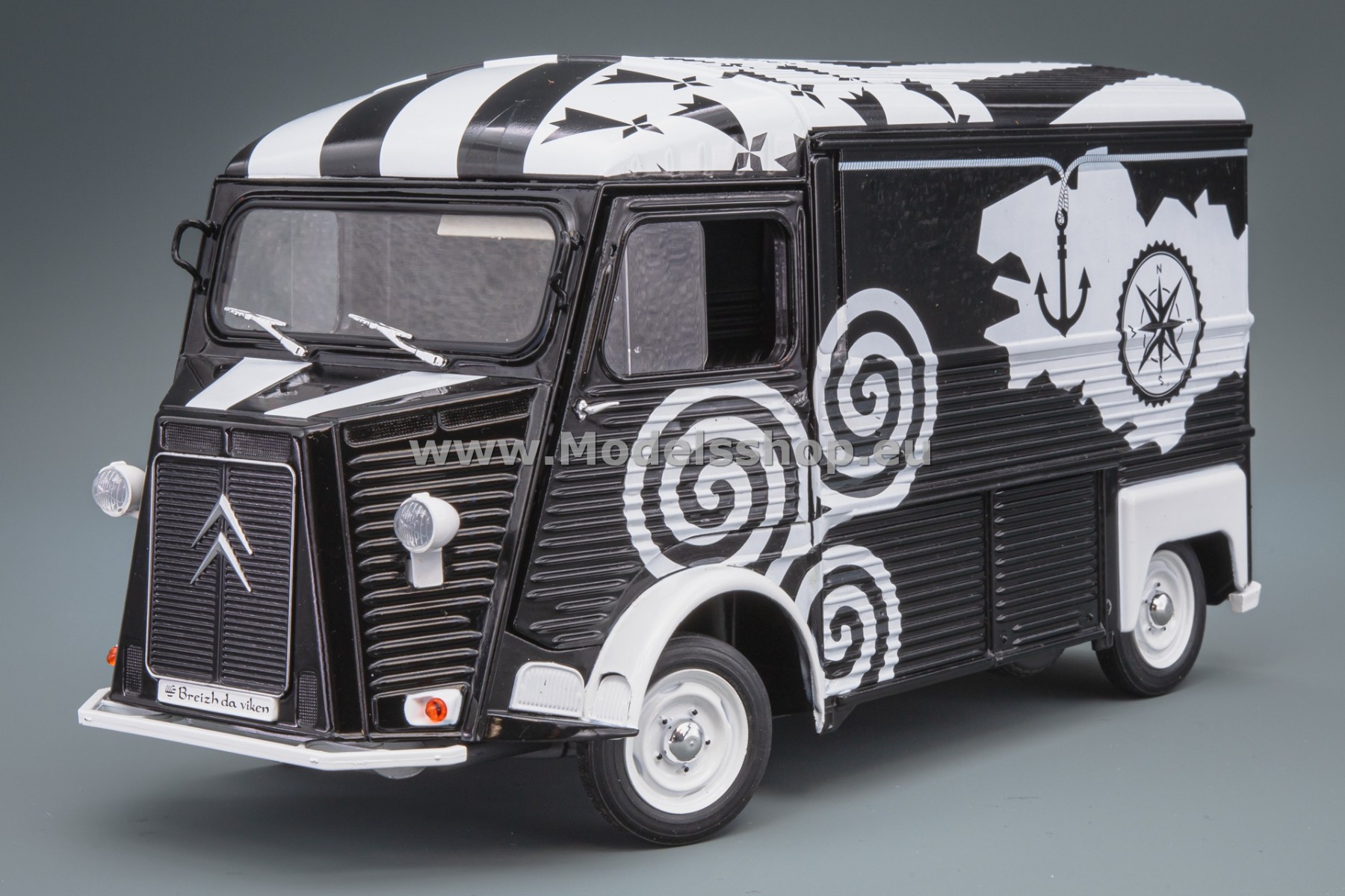 Solido S1804812 Citroen HY van Breizh, 1969 /black - white/