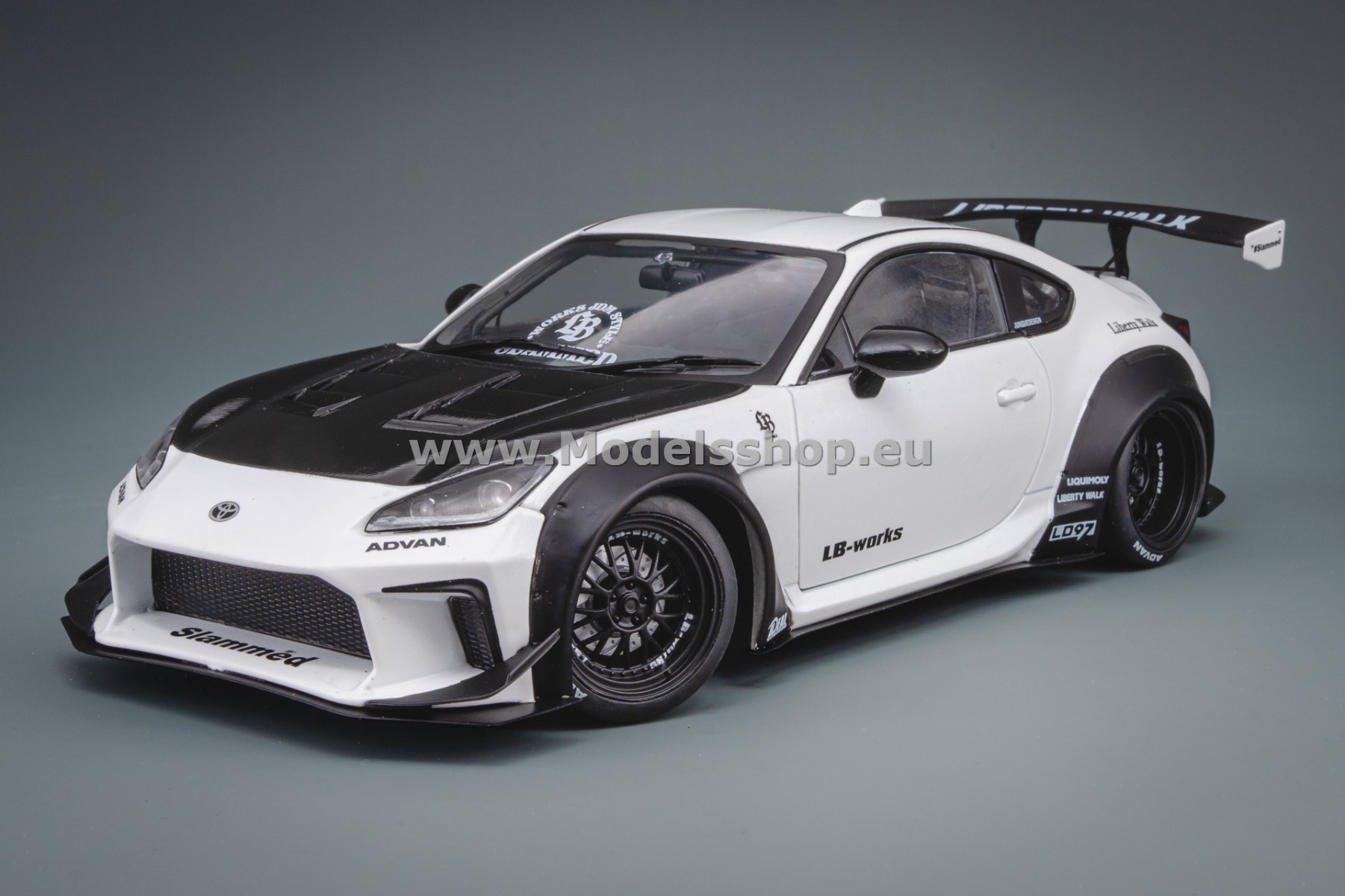 Solido S1813602 Toyota GR86 LBWK Body Kit , 2024 /Pearl White/