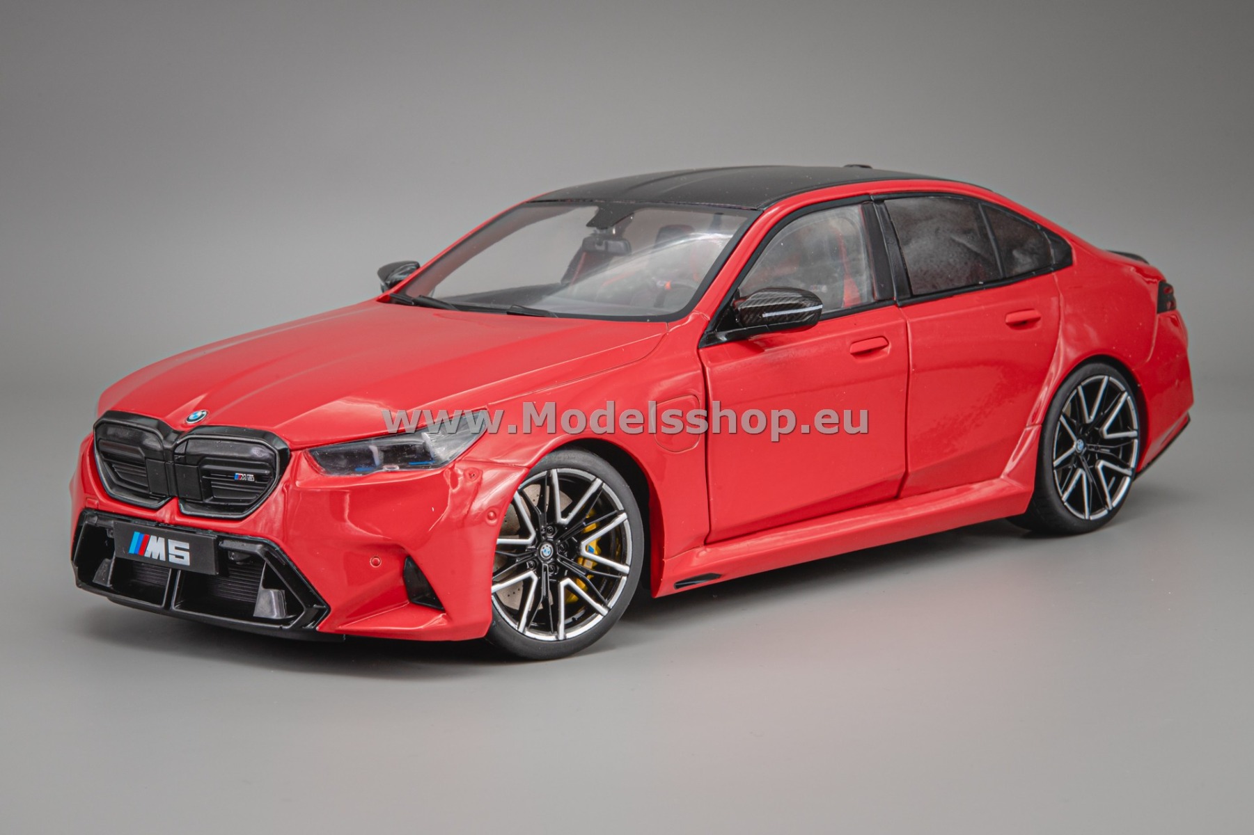 Solido S1814702 BMW M5 (G90), 2025 /Fire Red/