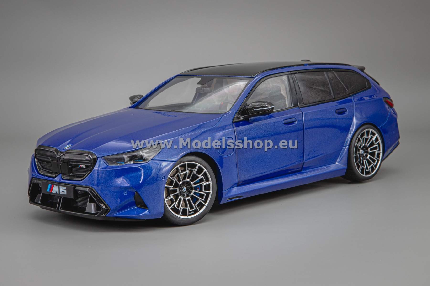 Solido S1814801 BMW M5 Touring, 2024 /Marina Bay Blue Metallic/
