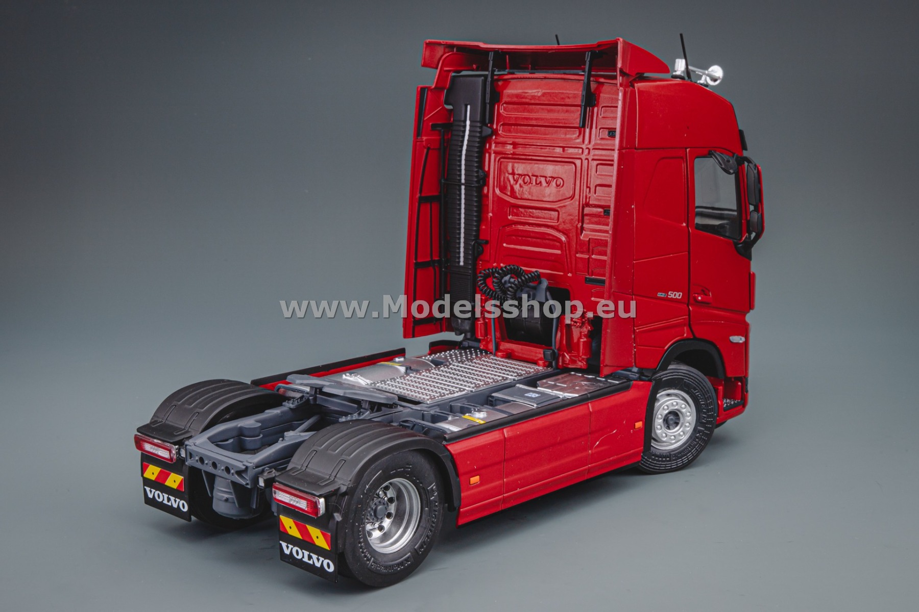 Solido S2400104 Volvo FH Globetrotter XL 25 Years Edition tractor