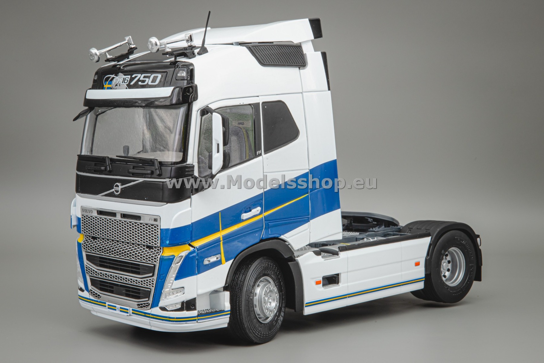Solido S2400106 Volvo Trucks FH16 Globetrotter XL Göteborg Edition tractor truck, 2019 /white/