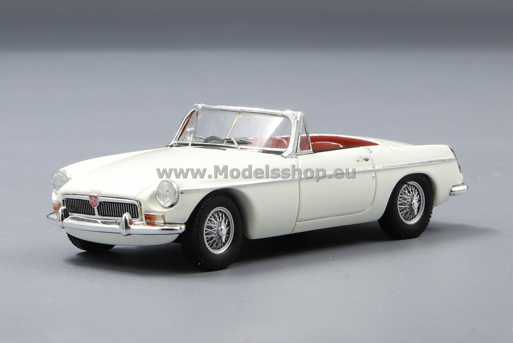 Spark S4139 MG B Convertible, 1966 /white/
