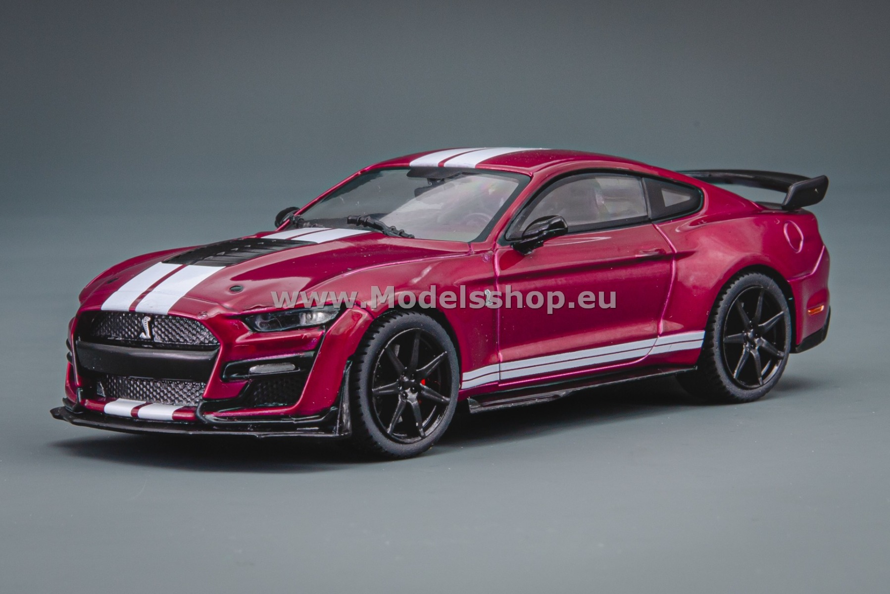 Solido S4311510 Ford Shelby Mustang GT500, 2020 /purple w/white stripes/