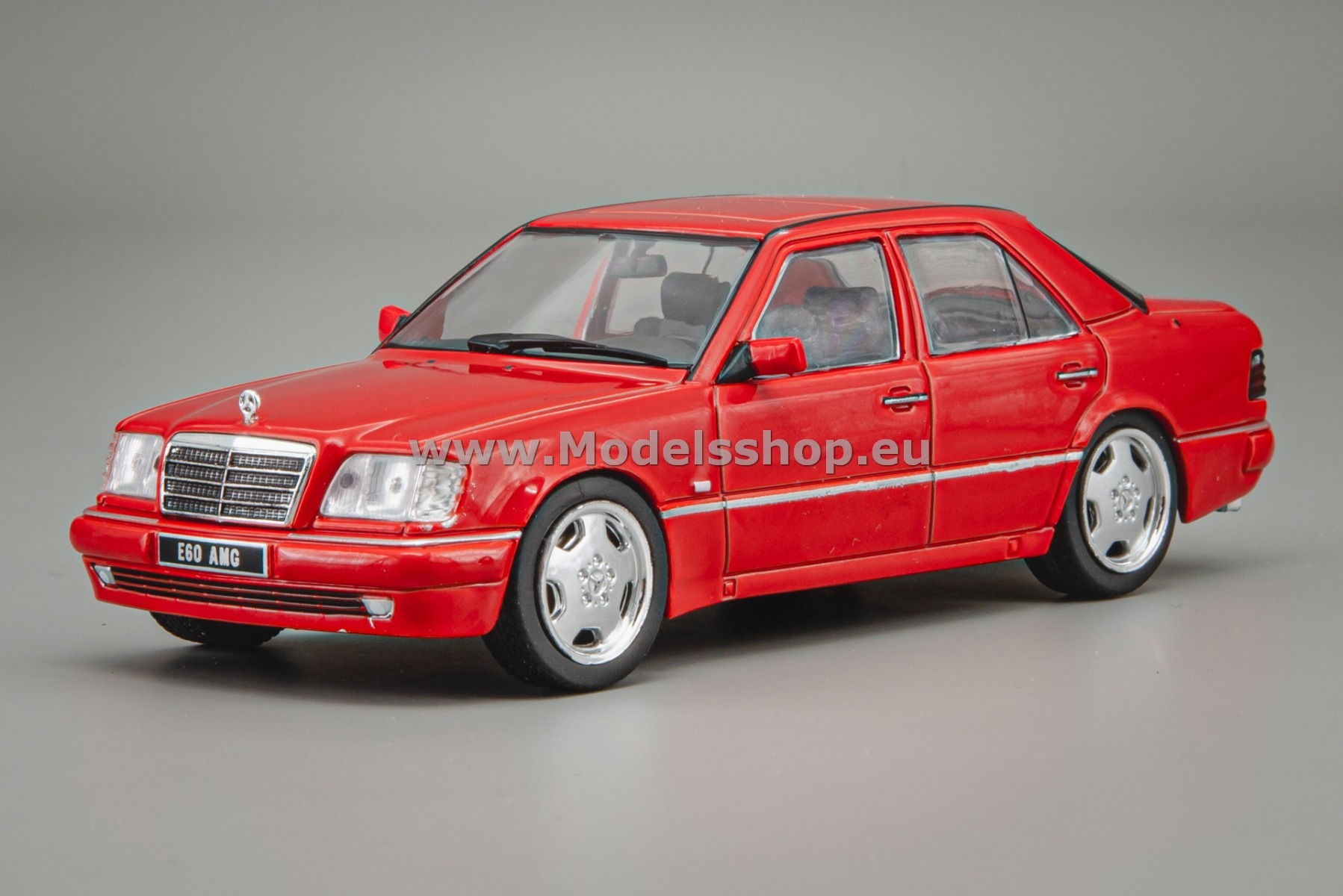 Solido S4313204 Mercedes-Benz (W124) E60 AMG, 1994 /signal red/