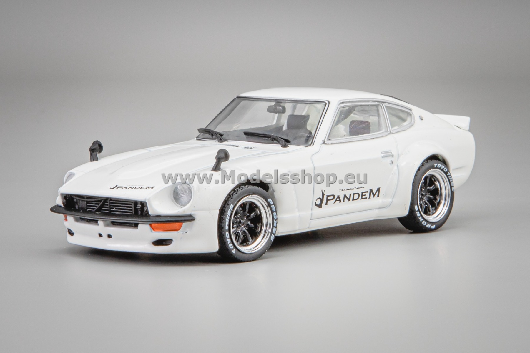 Solido S4316301 Datsun 240 Z Pandem, 1973 /Pearl white/