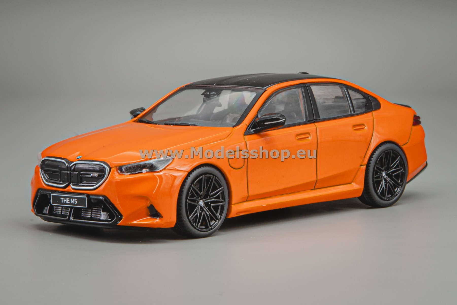 Solido S4317552 BMW G90 M5 Sedan, 2024 /Fire Orange III/