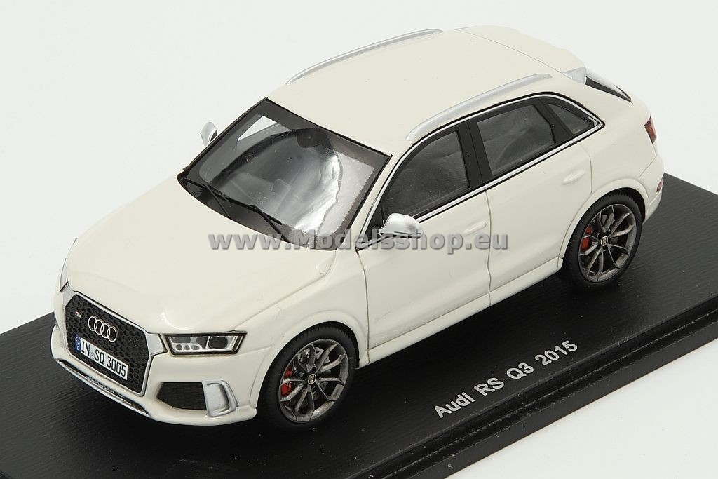 Audi RS Q3 2015 /white/