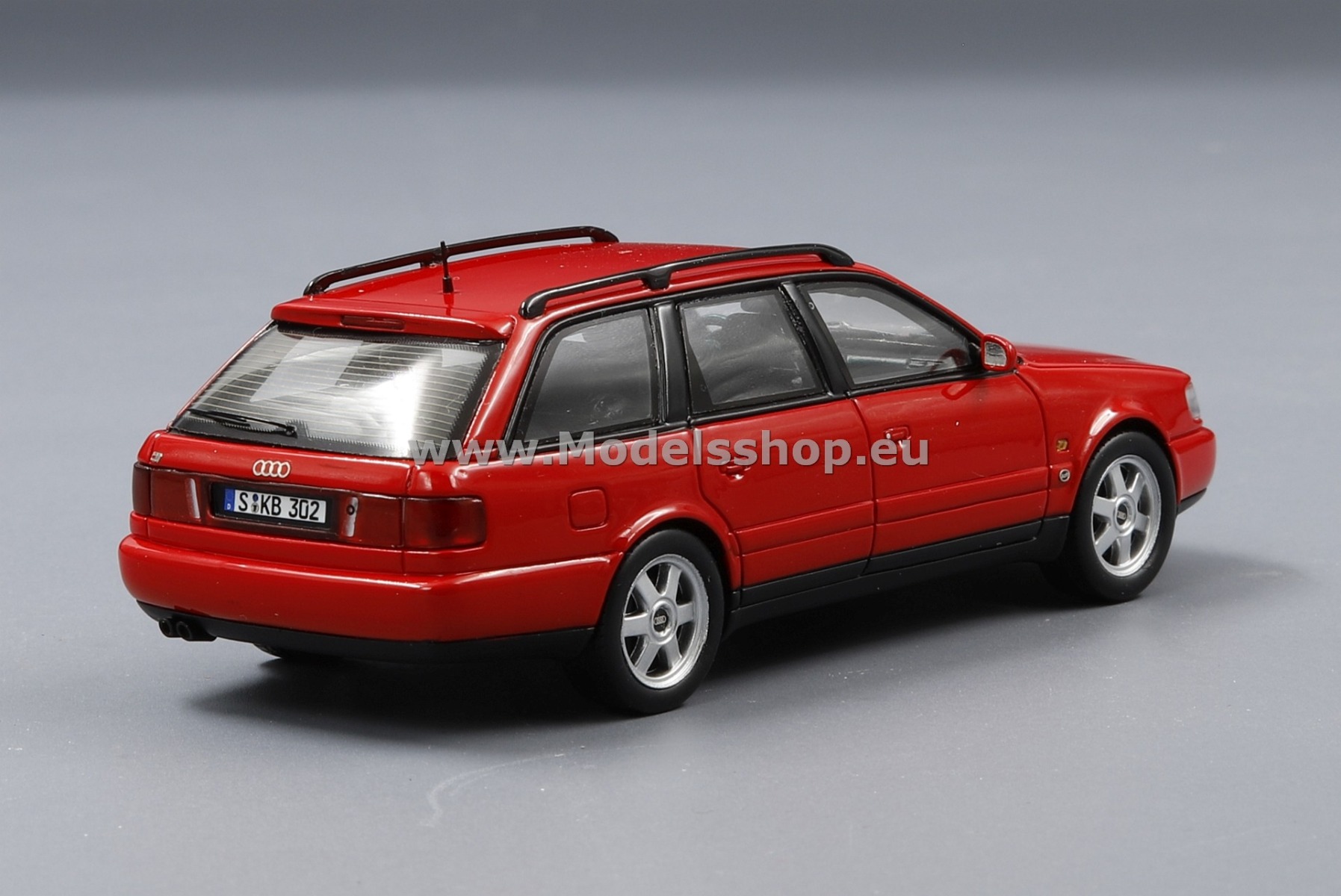 Audi S4 Avant 赤 1/43 ミニカー Audi S6 Plus Avant Red 1:43 S4883 SPARK diecast model car / scale